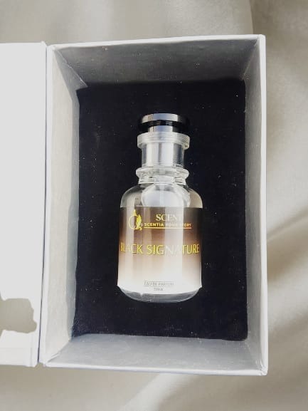 Scentia Your Story Black Signature Perfume
